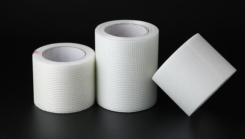 A fita autoadesiva branca da malha da fibra de vidro de 9*9 8*8 para cobrir o Drywall articula